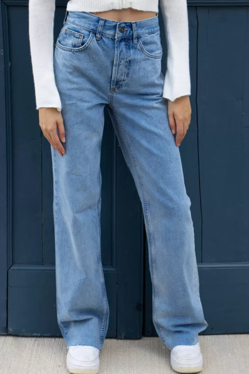 Subdued Jeans Mom