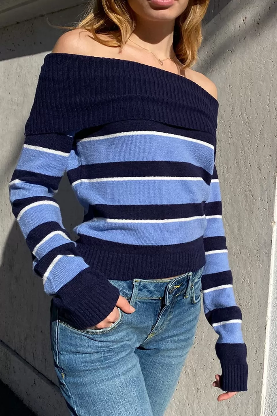 Subdued Maglione Off Shoulders