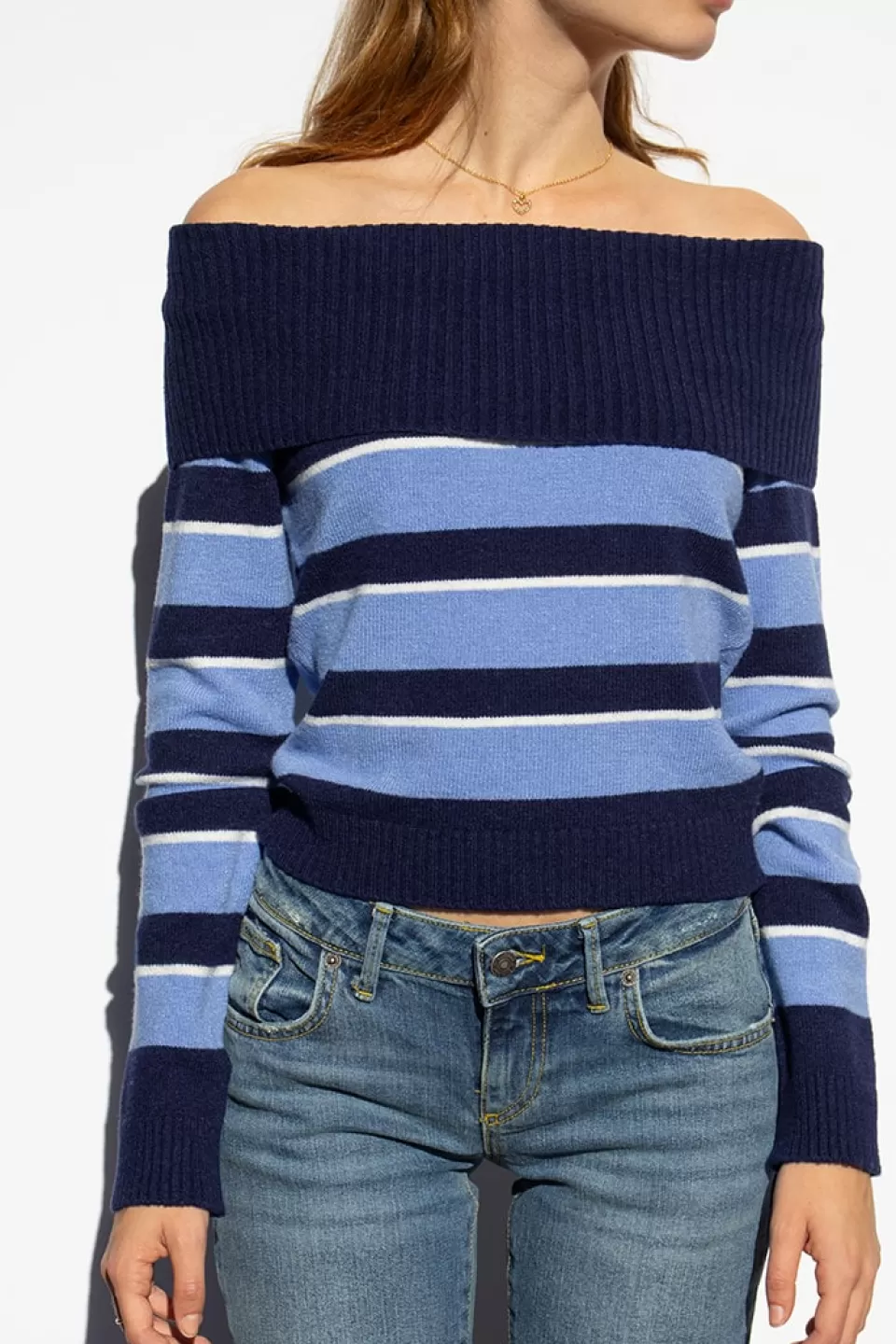 Subdued Maglione Off Shoulders